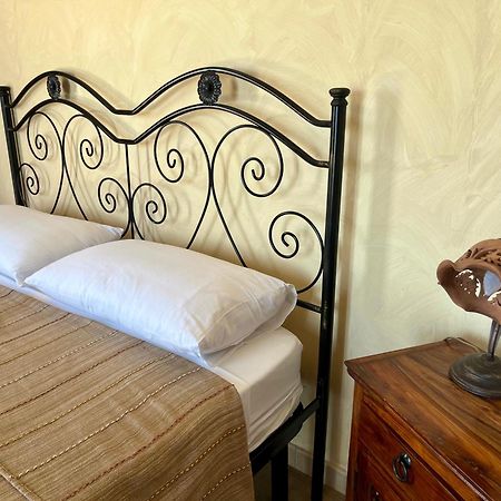 Agriturismo Serre 圣亚加塔·迪·米利特 外观 照片