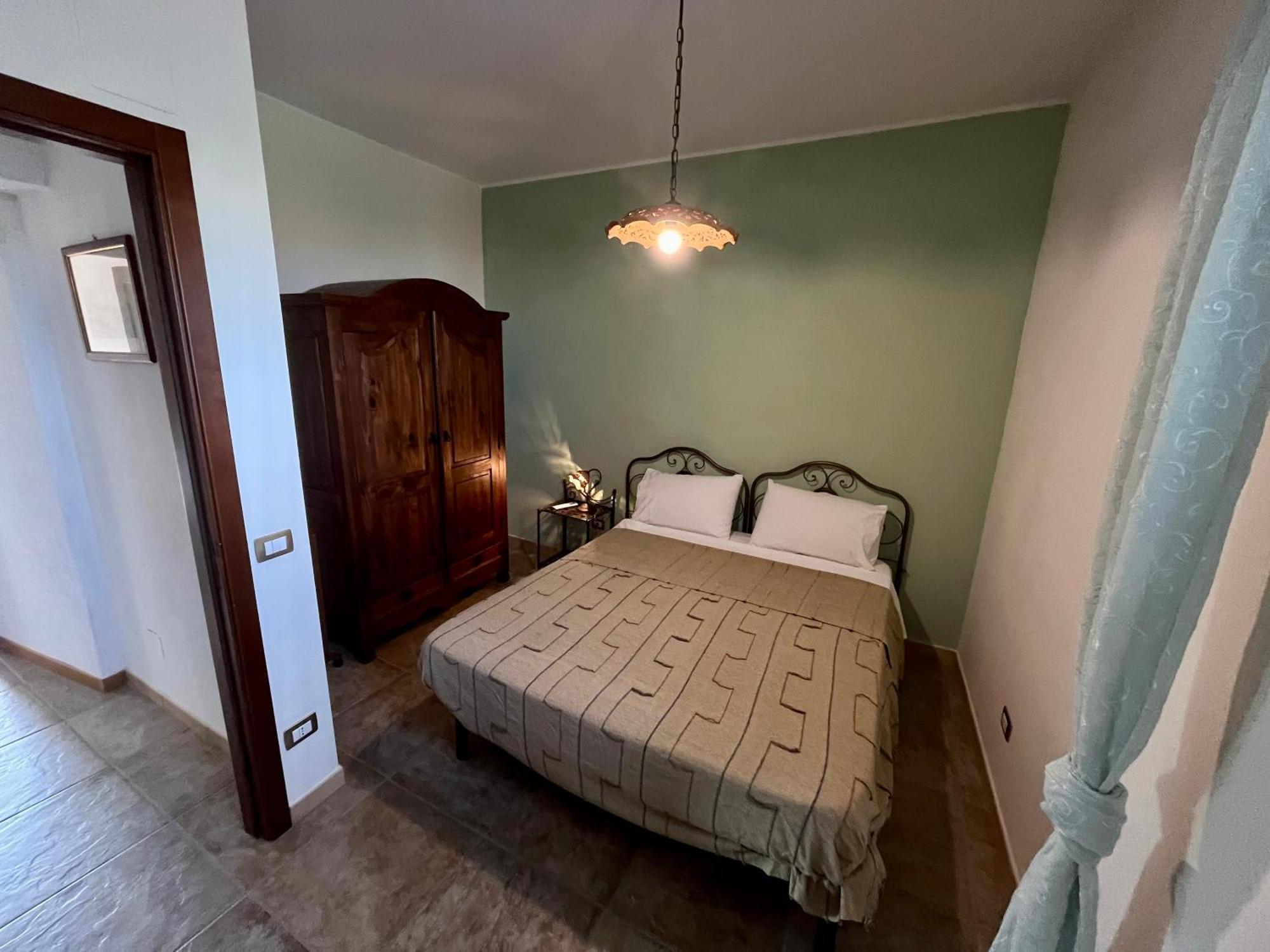 Agriturismo Serre 圣亚加塔·迪·米利特 外观 照片